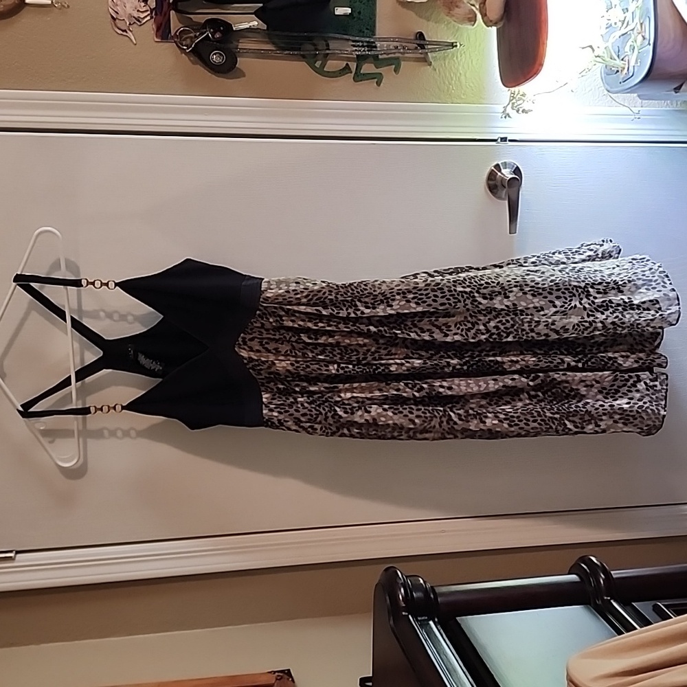 Flowy dress - Picture 1 of 6